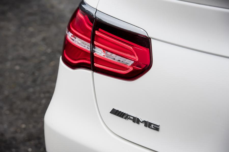 Детали экстерьера Mercedes-AMG GLC43 4Matic Coupe 2017 года  (UK) (фото 39 из 40)